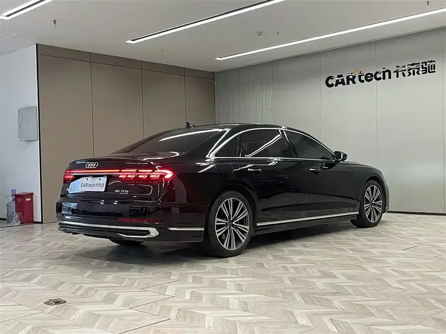 Audi A8 2023 A8L 45 TFSI quattro Luxury Edition 2023 — миниатюра 2