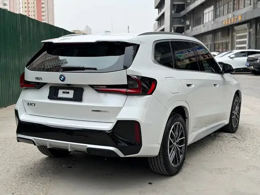 BMW iX1 2025 eDrive25L M Sport Package 2025 — миниатюра 4