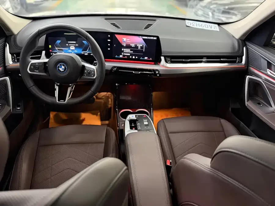 BMW iX1 2025 eDrive25L M Sport Package 2025 — миниатюра 5