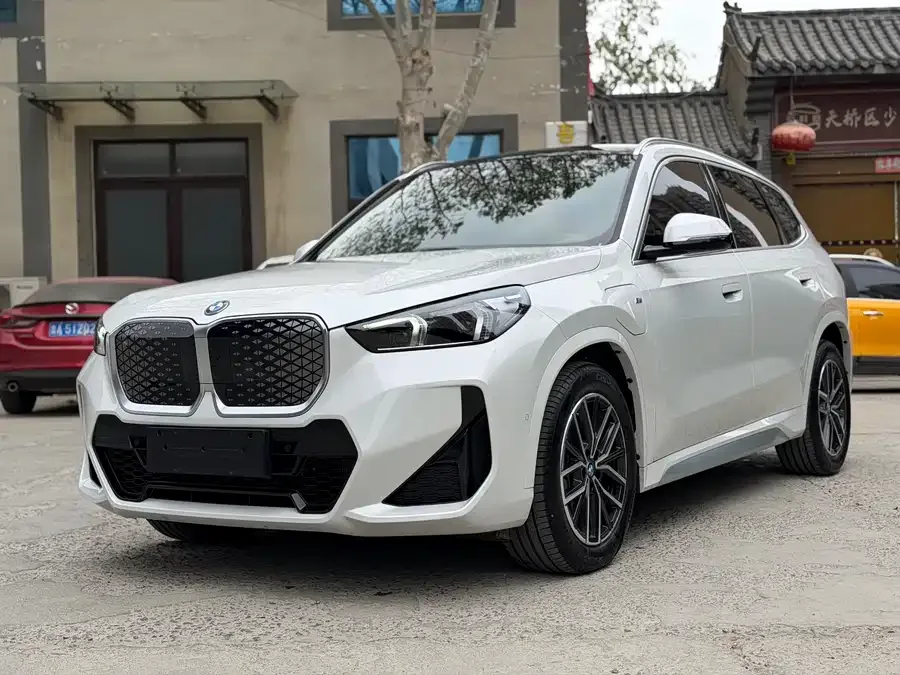 BMW iX1 2025 eDrive25L M Sport Package 2025 — фото 1, купить с доставкой в Москву