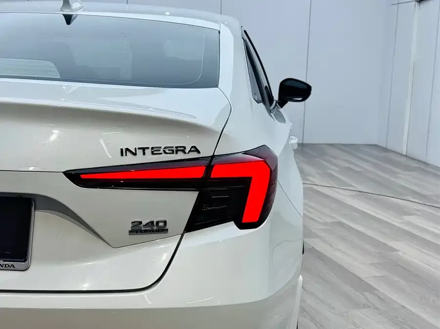 Honda Integra Stylish 2023 240TURBO CVT Technology Edition 2024 — миниатюра 2