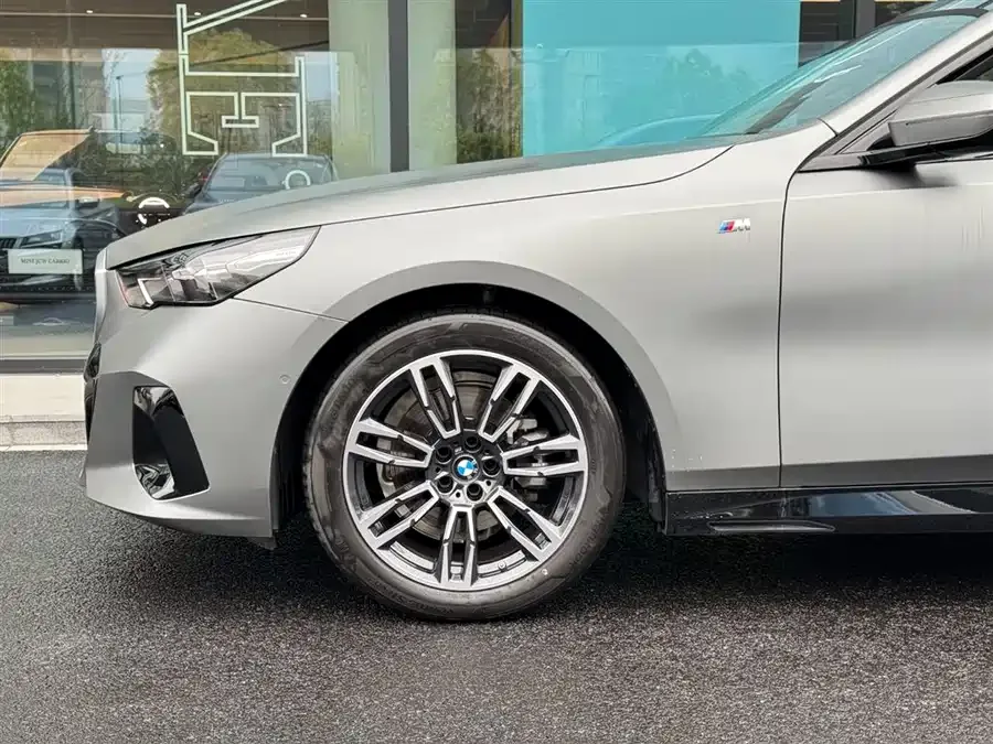 BMW 5 Series BMW 5 Series (Imported) 2024 525i M Sports Package 2025 — миниатюра 2
