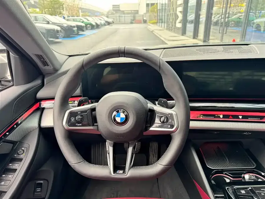 BMW 5 Series BMW 5 Series (Imported) 2024 525i M Sports Package 2025 — миниатюра 3