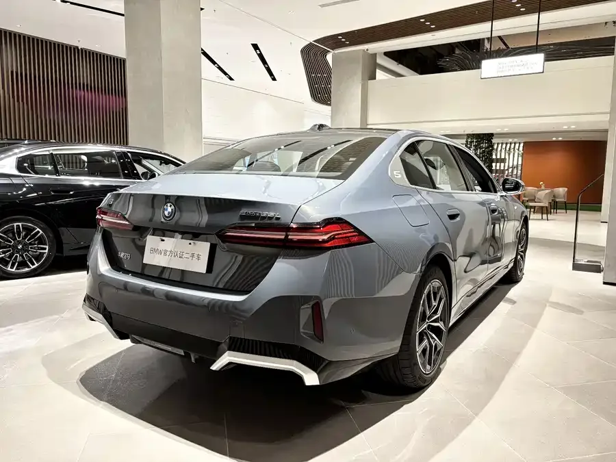 BMW i5 2024 eDrive 35L Premium M Sport Package 2025 — миниатюра 2