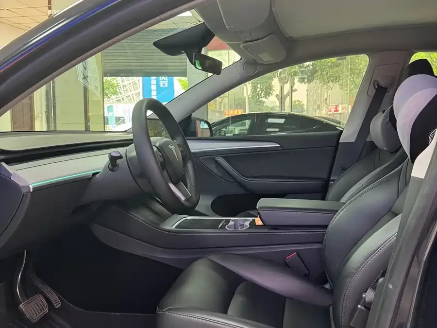 Tesla Model Y Model Y 2024 rear-wheel drive version 2024 — миниатюра 4