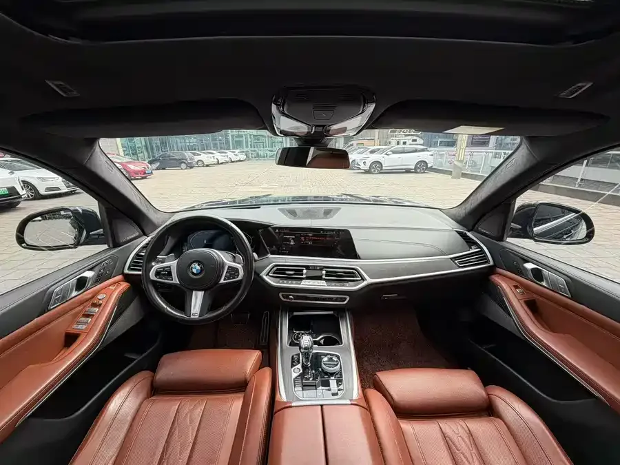 BMW X7 2021 facelift xDrive40i Exclusive M Sport Package 2022 — миниатюра 4