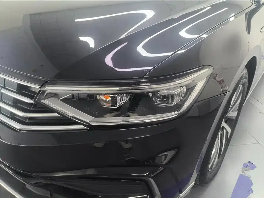 Volkswagen Magotan GTE plug-in hybrid Magotan GTE plug-in hybrid 2022 GTE luxury model 2023 — миниатюра 5
