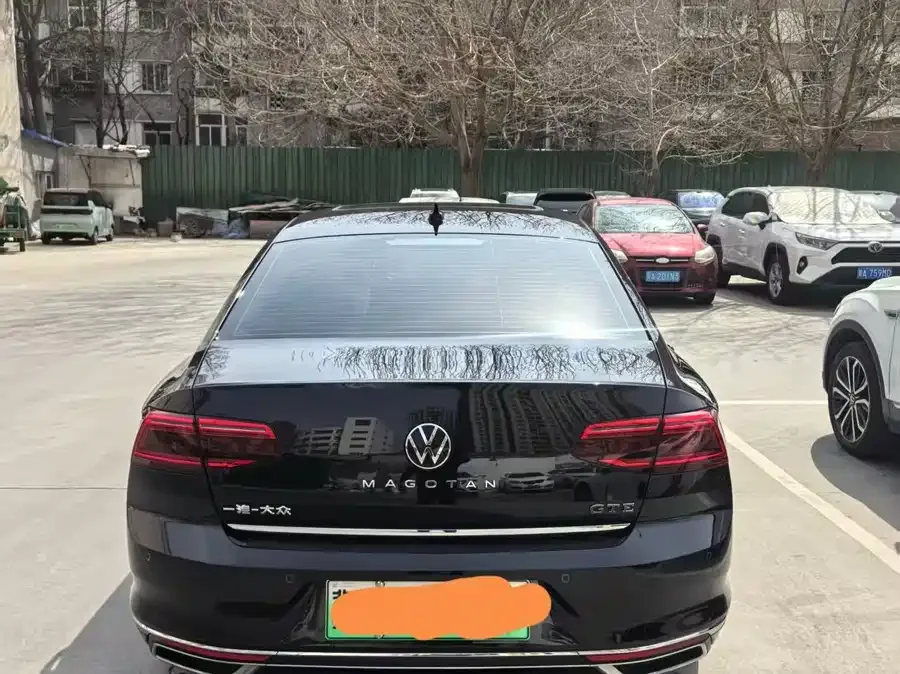 Volkswagen Magotan GTE plug-in hybrid Magotan GTE plug-in hybrid 2022 GTE luxury model 2023 — миниатюра 4