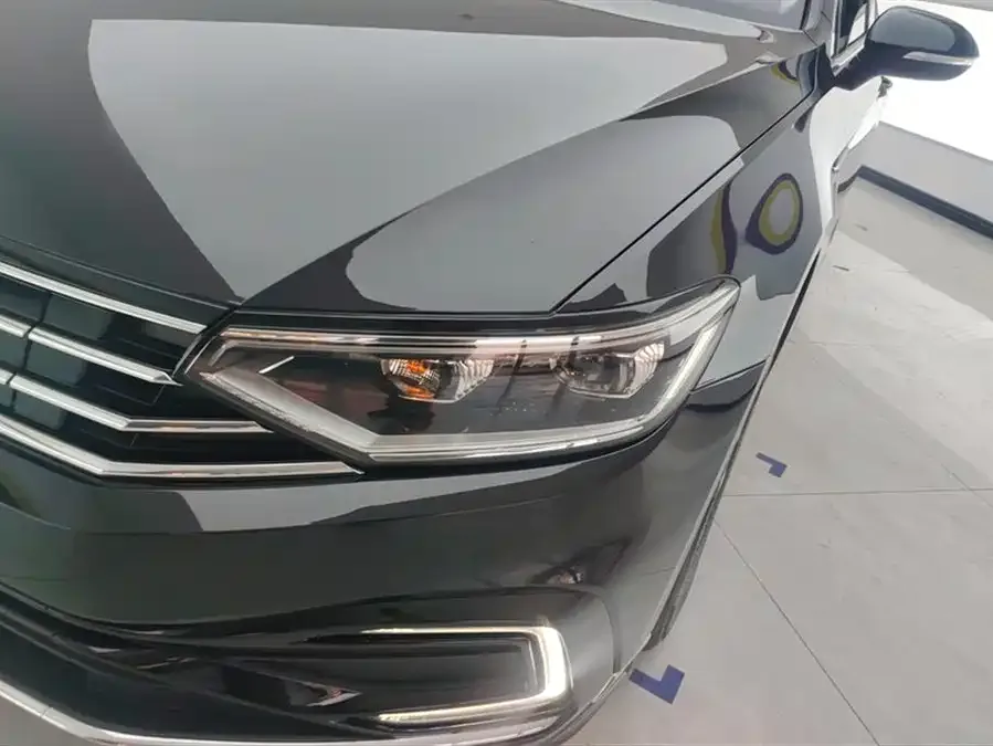 Volkswagen Magotan GTE plug-in hybrid Magotan GTE plug-in hybrid 2022 GTE luxury model 2023 — миниатюра 2
