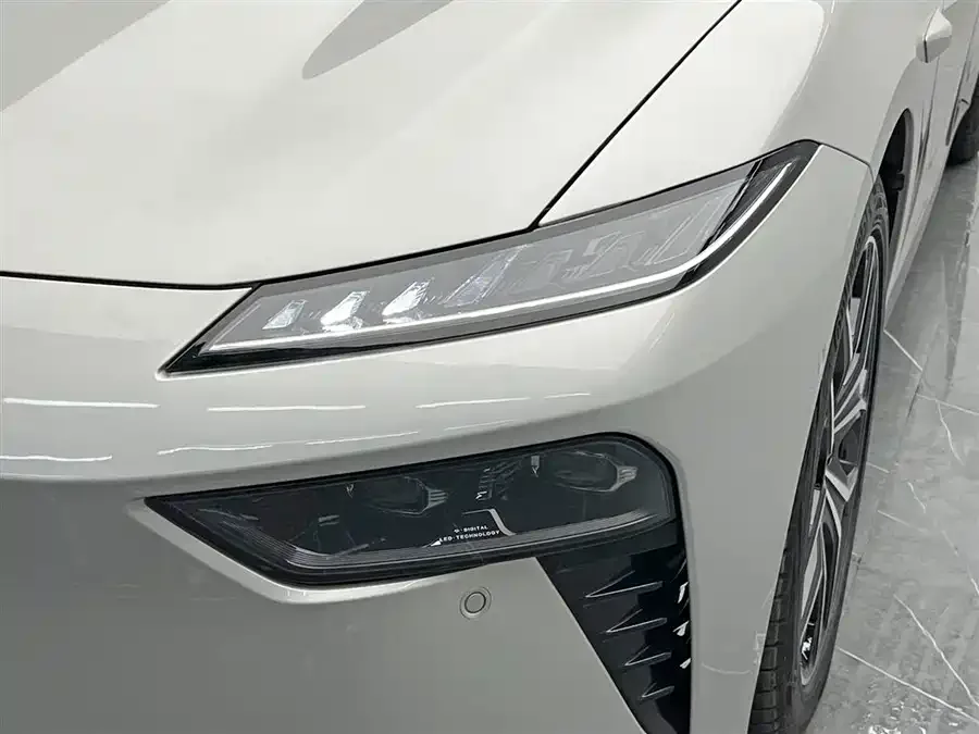 Dongfeng e007 e007 2025 pure electric 565 four-wheel drive Max pilot version 2025 — миниатюра 3