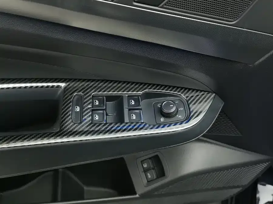 Volkswagen Passat New Energy Passat New Energy 2022 430PHEV Hybrid Luxury Edition 2023 — миниатюра 3