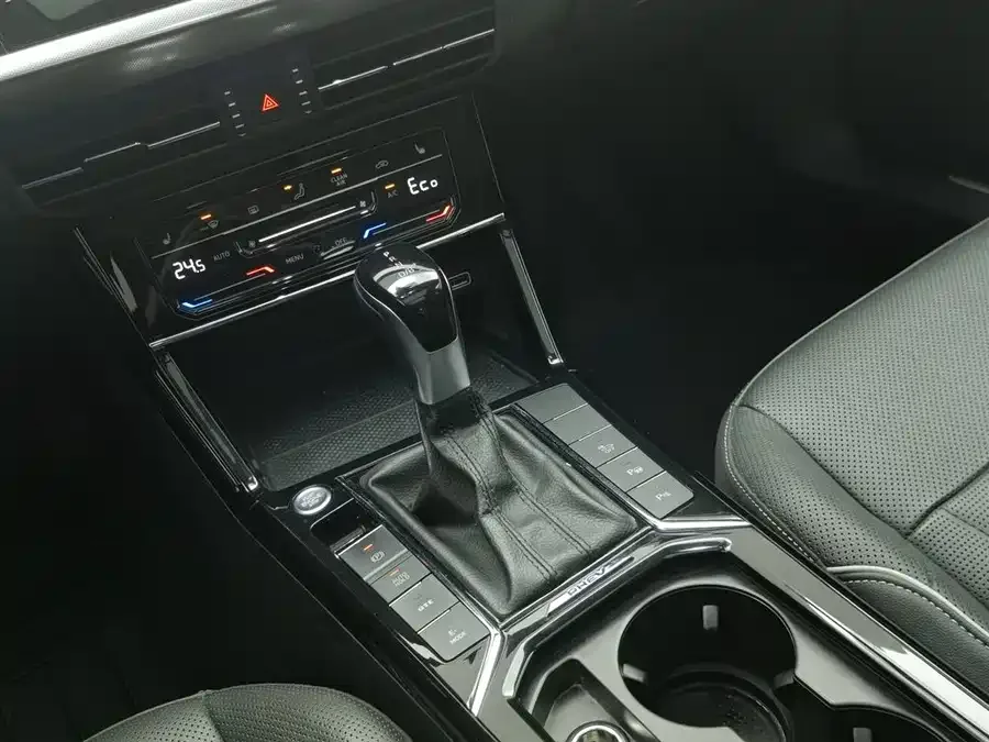 Volkswagen Passat New Energy Passat New Energy 2022 430PHEV Hybrid Luxury Edition 2023 — миниатюра 4