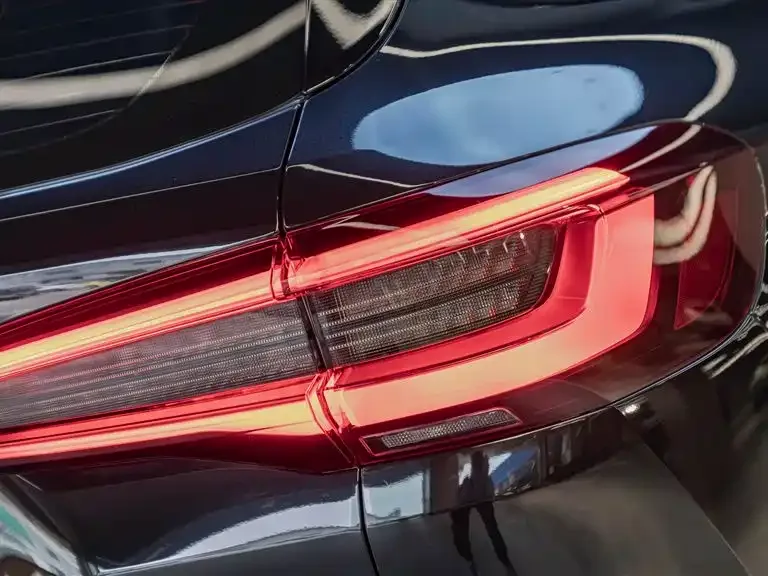 BMW X5 2022 facelift xDrive 40Li M Sport package 2023 — миниатюра 3