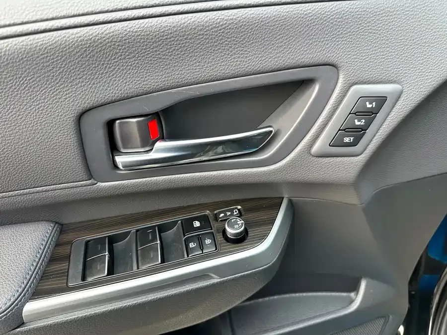Toyota Granvia Grevia 2023 2.5L Hybrid Flagship VIP Edition 2023 — миниатюра 4