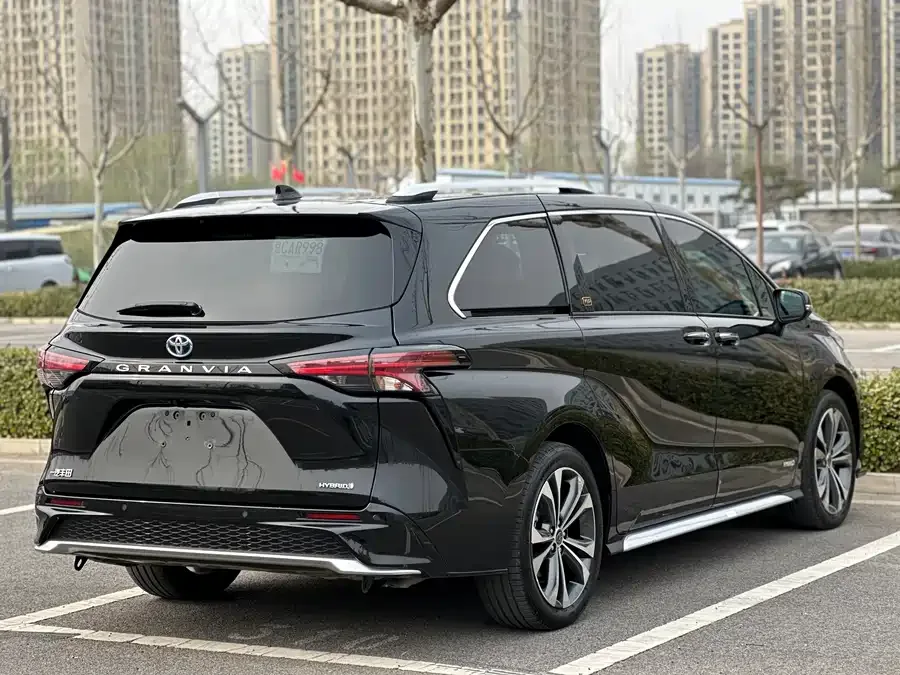 Toyota Granvia Grevia 2023 2.5L Hybrid Flagship VIP Edition 2023 — миниатюра 5