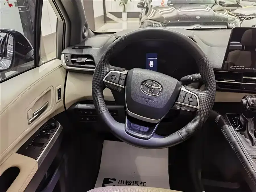 Toyota Granvia Grevia 2023 2.5L Hybrid Premium PLUS Edition 2024 — миниатюра 4