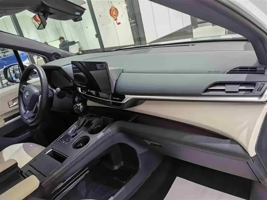 Toyota Granvia Grevia 2023 2.5L Hybrid Premium PLUS Edition 2024 — миниатюра 5