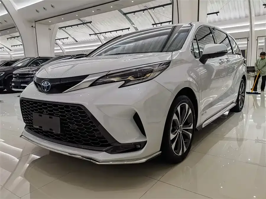 Toyota Granvia 2024