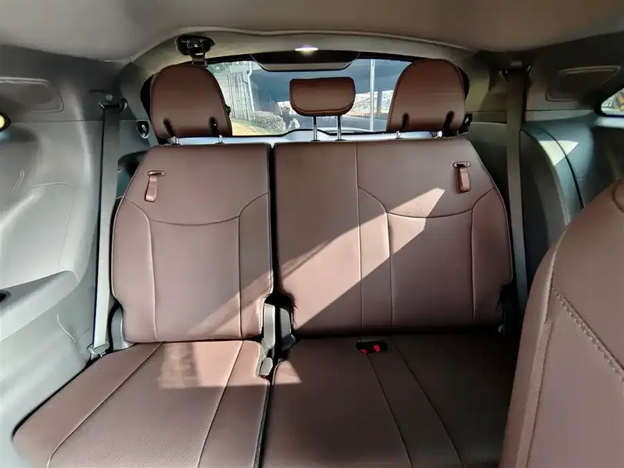 Toyota Sienna SIENNA 2023 2.5L Hybrid Platinum Edition 2023 — миниатюра 3