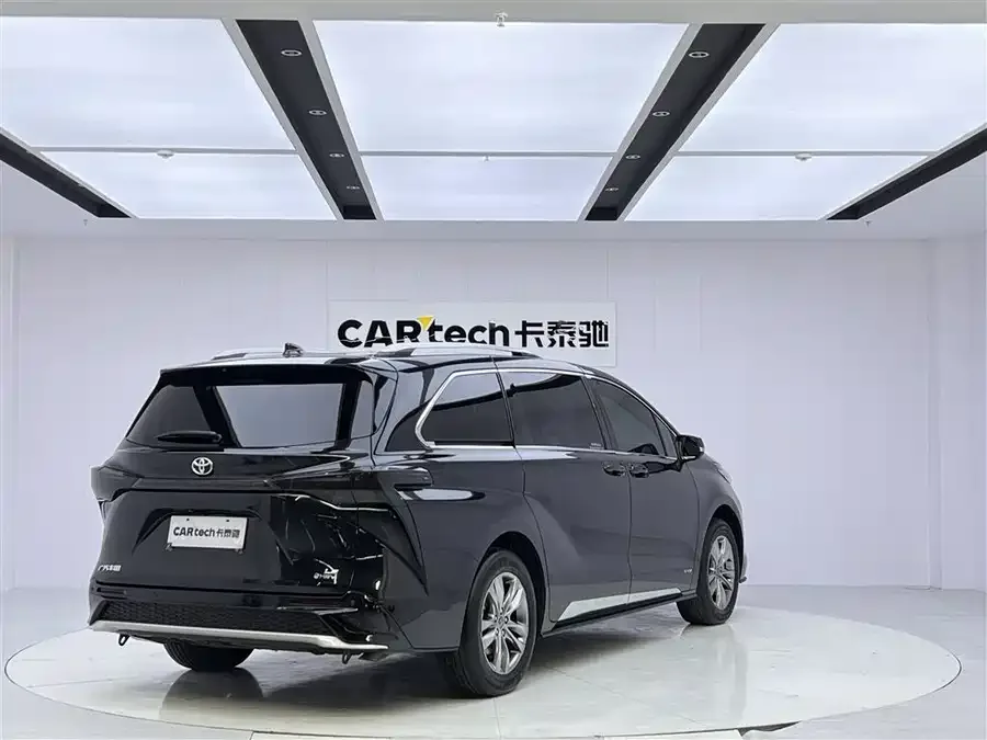 Toyota Sienna SIENNA 2024 2.5L Hybrid Comfort Edition 2024 — миниатюра 2