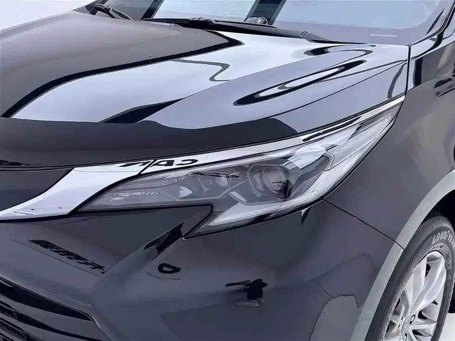 Toyota Sienna SIENNA 2024 2.5L Hybrid Comfort Edition 2024 — миниатюра 3