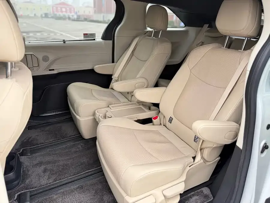Toyota Sienna SIENNA 2021 2.5L Hybrid Luxury Edition 2023 — миниатюра 2