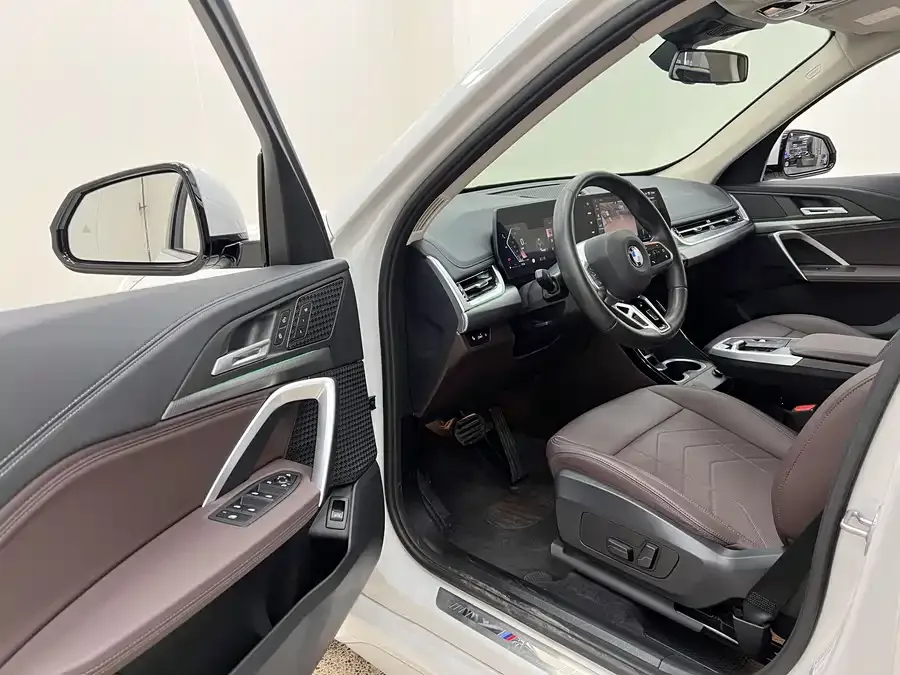 BMW X1 2025 sDrive25Li M Sport Package 2025 — миниатюра 4