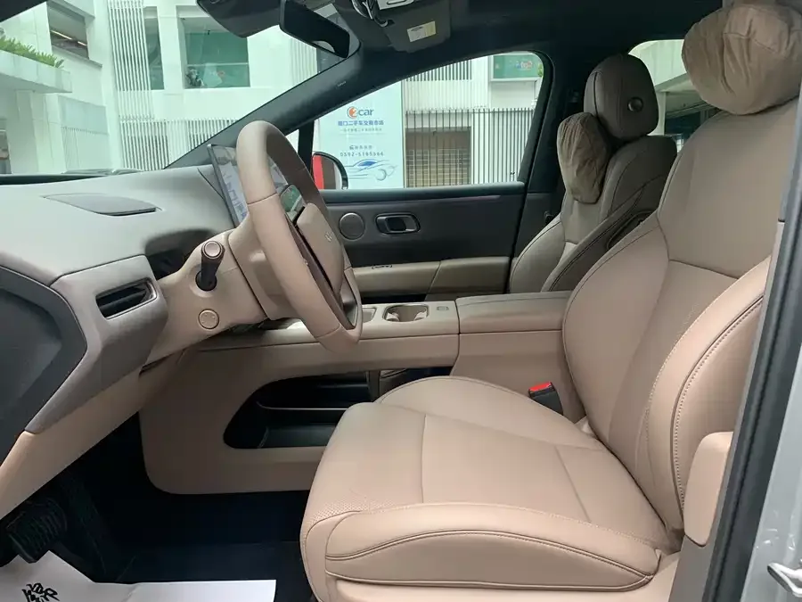 Li Auto i6 Ideal i6 2025 two-wheel drive standard version 2025 — миниатюра 3