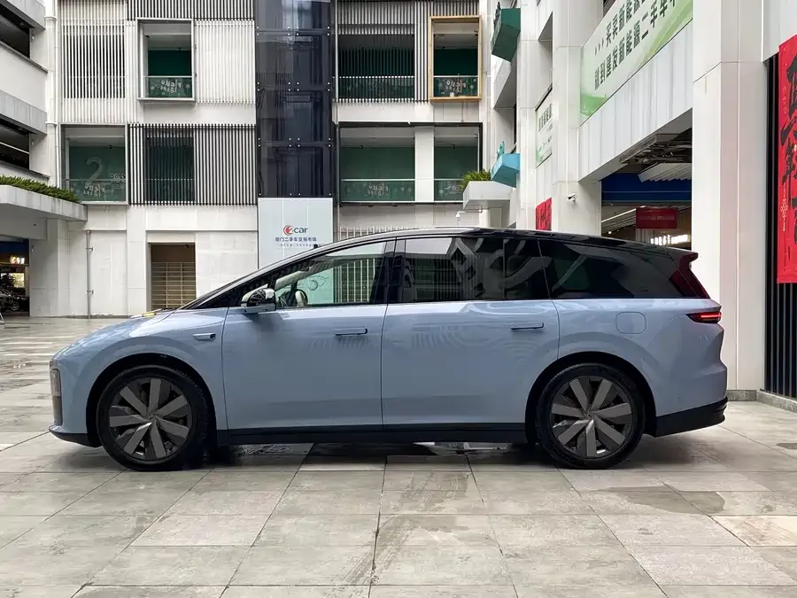 Li Ideal i8 Ideal i8 2025 Standard Edition 2025 — миниатюра 2
