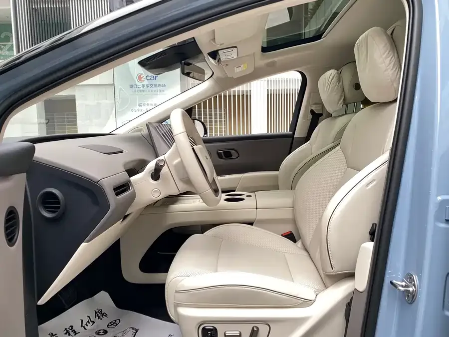 Li Ideal i8 Ideal i8 2025 Standard Edition 2025 — миниатюра 3
