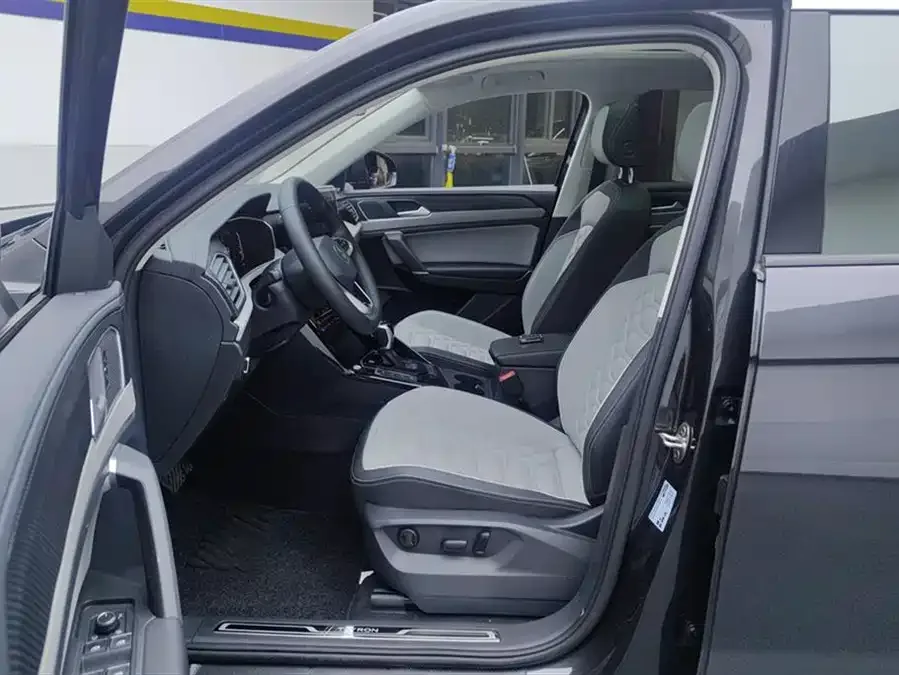 Volkswagen Tayron Tanyue 2023 330TSI 2WD Luxury Plus Advanced Edition 2023 — миниатюра 3