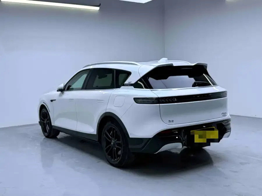 Voyah Lantu FREE Lantu FREE 2024 ultra-long battery life smart driving version 2023 — миниатюра 4