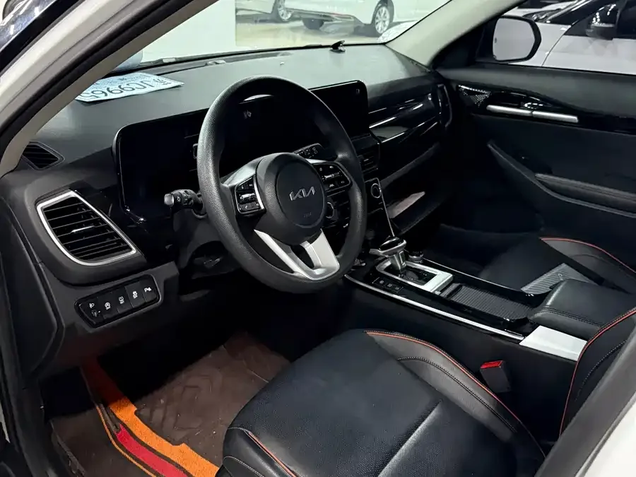 Kia Cyrus (Seltos) 2023 Certus 1.5L CVT Luxury Edition 2023 — миниатюра 3