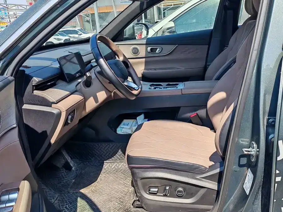Chery Tiggo 8 PLUS Tiggo 8 PLUS 2025 290TGDI DCT Premium Edition 2024 — миниатюра 4