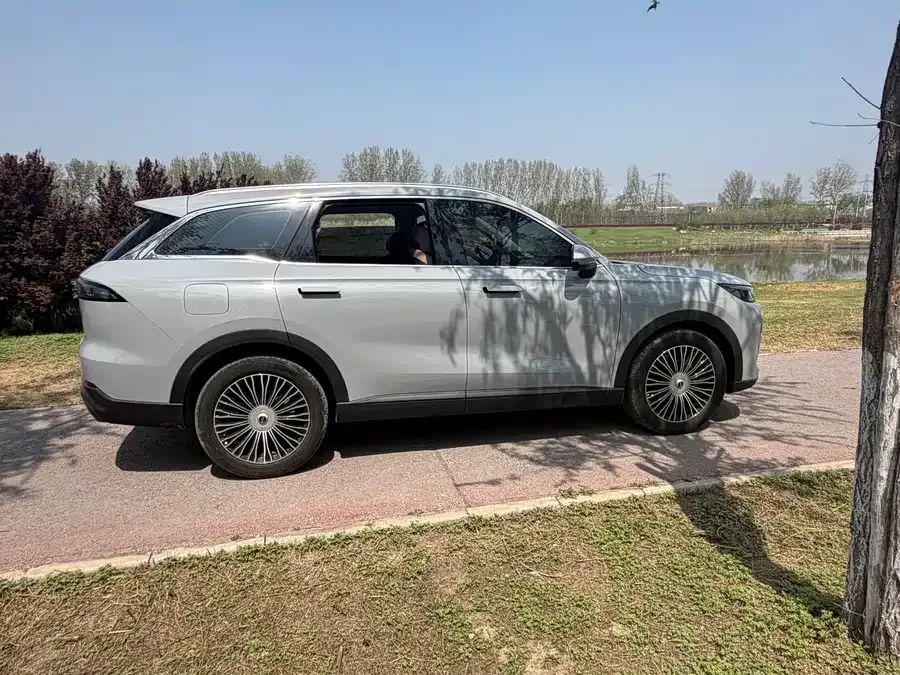 Chery Tiggo 8L Tiggo 8L 2024 2.0T 2WD Premium Edition 5 Seaters 2024 — миниатюра 5