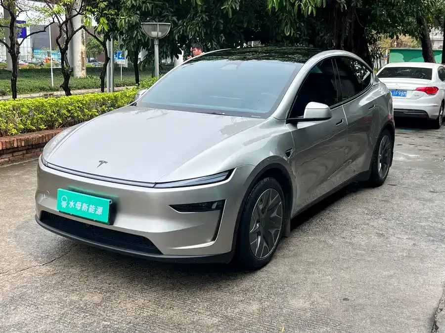 Tesla Model YL 2025