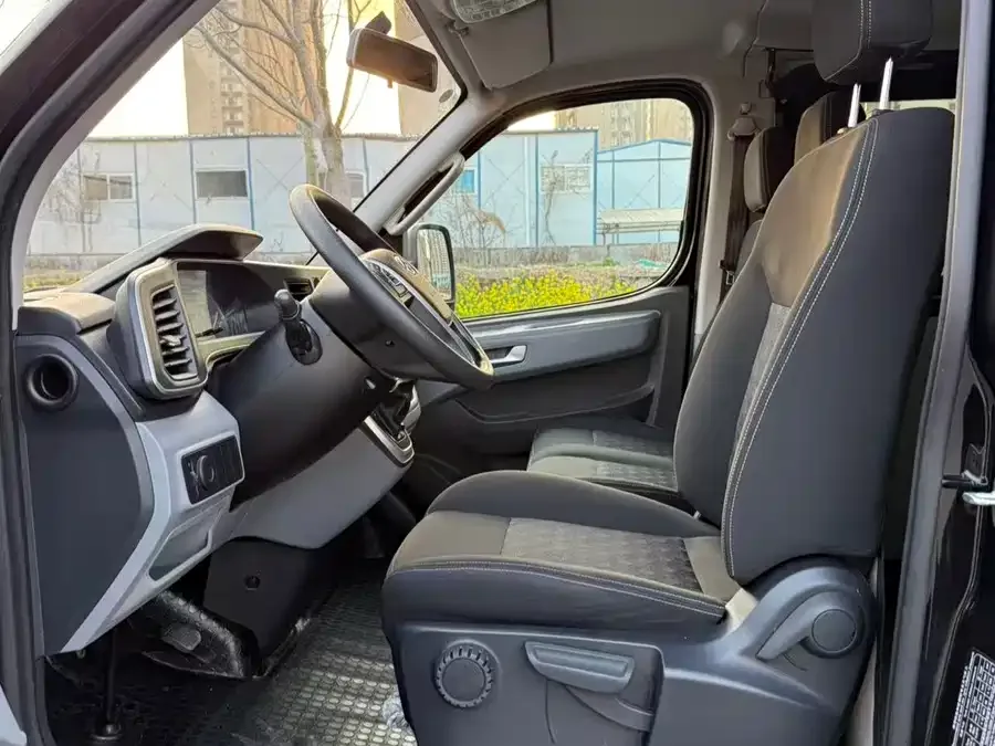 Maxus Xintu V80 Xintu V80 2024 Aoyuntong 6AMT short-axis ultra-low roof 127Ps 5/6 seats 2024 — миниатюра 5