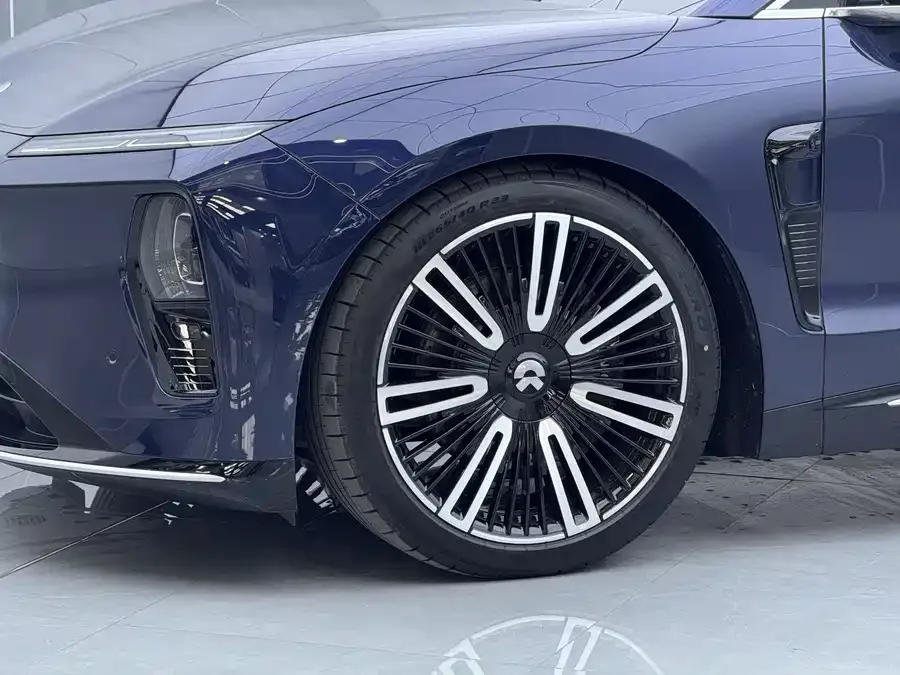 NIO ET9 NIO ET9 2025 102kWh Signature Edition 2025 — миниатюра 2