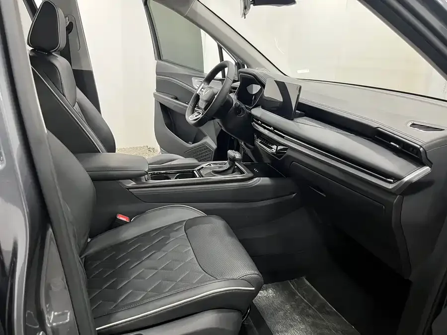 Wuling Jiachen Wuling Jiachen 2022 1.5T CVT exclusive flagship model 2022 — миниатюра 4