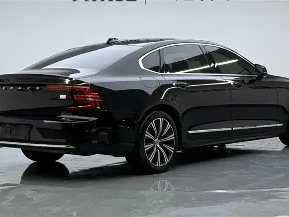 Volvo S90 plug-in hybrid 2022 model T8 E-drive hybrid Zhiyi luxury version 2022 — миниатюра 2