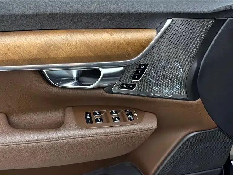 Volvo S90 plug-in hybrid 2022 model T8 E-drive hybrid Zhiyi luxury version 2022 — миниатюра 5