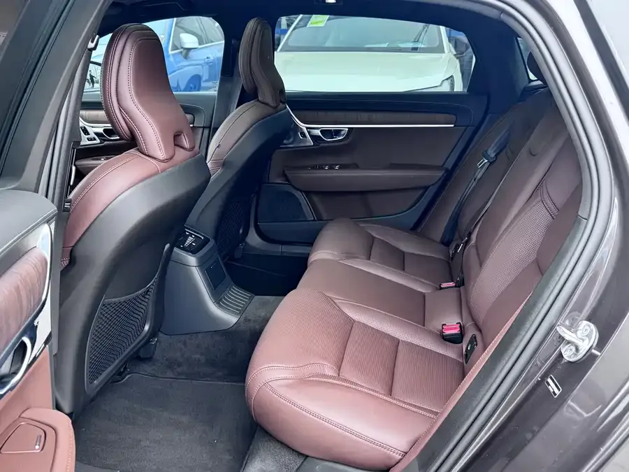Volvo S90 plug-in hybrid Volvo S90 Plug-in Hybrid 2025 Plug-in Hybrid Four-wheel Drive Long-range Smart Luxury Edition 2024 — миниатюра 4
