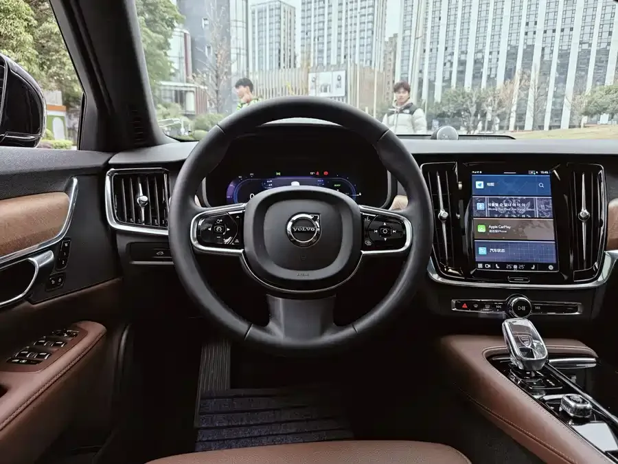 Volvo S90 plug-in hybrid 2023 T8 plug-in hybrid four-wheel drive long-range Zhiyi luxury version 2023 — миниатюра 4