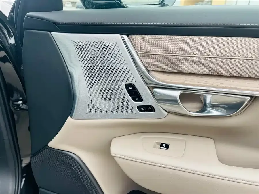 Volvo S90 plug-in hybrid Volvo S90 Plug-in Hybrid 2026 Plug-in Hybrid Four-Wheel Drive Long-Range Zhiya Luxury Edition 2025 — миниатюра 3