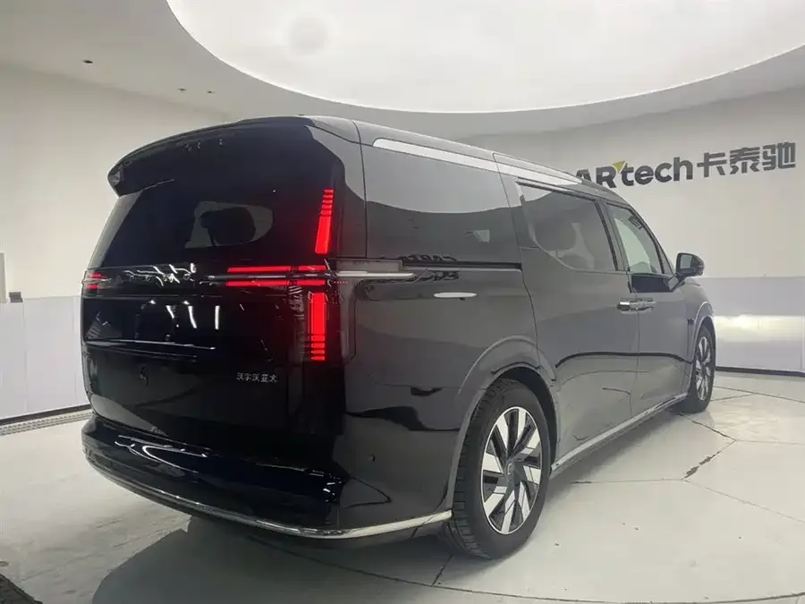 Volvo EM90 2025 Ultra six-seater 2024 — миниатюра 2