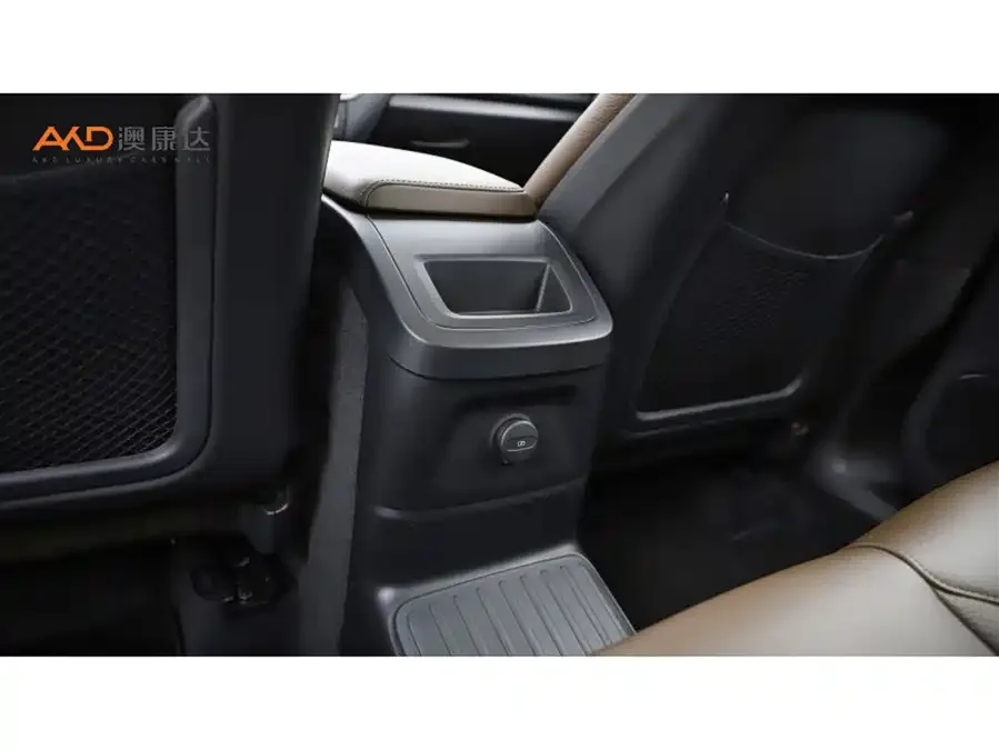 Volvo XC60 Plug-in Hybrid 2024 T8 Plug-in Hybrid Long-range Four-wheel Drive Zhiyuan Luxury Edition 2023 — миниатюра 3