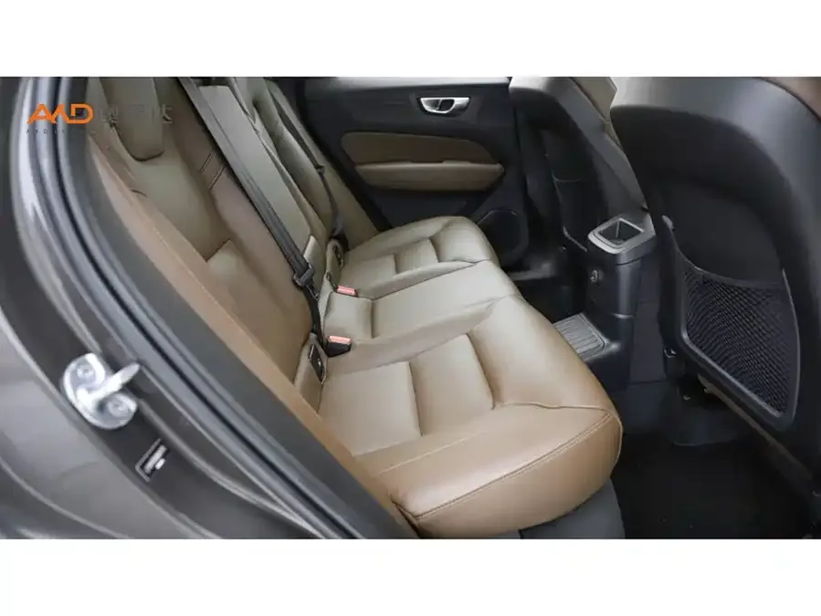 Volvo XC60 Plug-in Hybrid 2024 T8 Plug-in Hybrid Long-range Four-wheel Drive Zhiyuan Luxury Edition 2023 — миниатюра 5