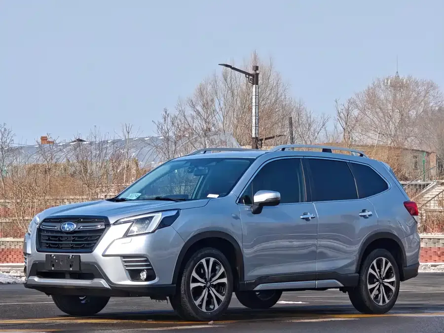 Subaru Forester 2022 Forester 2.0i AWD Ultimate Edition EyeSight 2022 — миниатюра 3