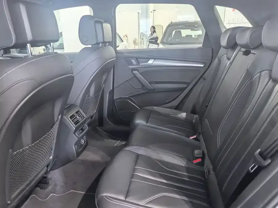 Audi Q5L 2024 45 TFSI Luxury Dynamic Edition 2024 — миниатюра 3