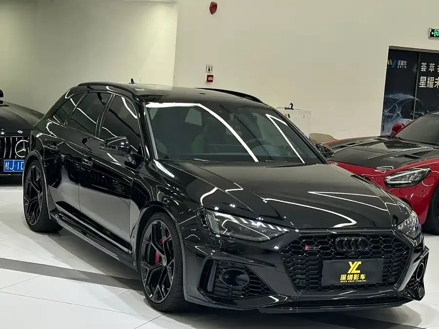 Audi RS 4 2025